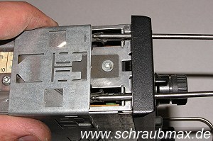 http://www.schraubmax.de/jpeg/elektro/Einbaurahmen_DIN-Schacht.jpg